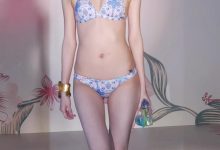 唐安琪荷官制服精致内衣搭配黑丝赌场拍摄花絮 [1V-766MB]-套图岛