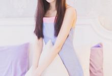 床上吊带裙美女美腿性感写真图片-套图岛