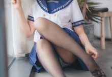 轩萧学姐 - 2023生日作 5月舰长 黑丝jk内衣 [32P-112MB]-套图岛