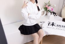 [BoBoSocks袜啵啵]NO.368 甜甜圈-运动鞋、白棉袜、油亮肉丝[160P+1V／5.72GB]-套图岛