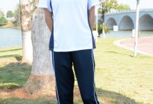 月下摄影 NO.004 秀秀~浅发校服 其实我喜欢酷酷的，今天第一期被安排了校服！[130P+1V／9.94GB]-套图岛