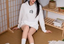 足愉心 NO.022 可乐（搭配：白色卫衣、黑色打底裤、运动鞋、肉丝色袜、白色长筒棉袜）[110P+2V／13.5GB]-套图岛