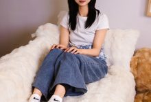 足愉心 NO.027 奶芙（搭配：白色T恤、牛仔长裤、德训鞋、白色棉袜、裸足）[110P+2V／19.4GB]-套图岛