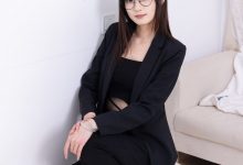 物恋传媒 No.2716 山奈-高跟鞋、短肉丝、裸足、ol制服 [140P1V-2.93GB]-套图岛